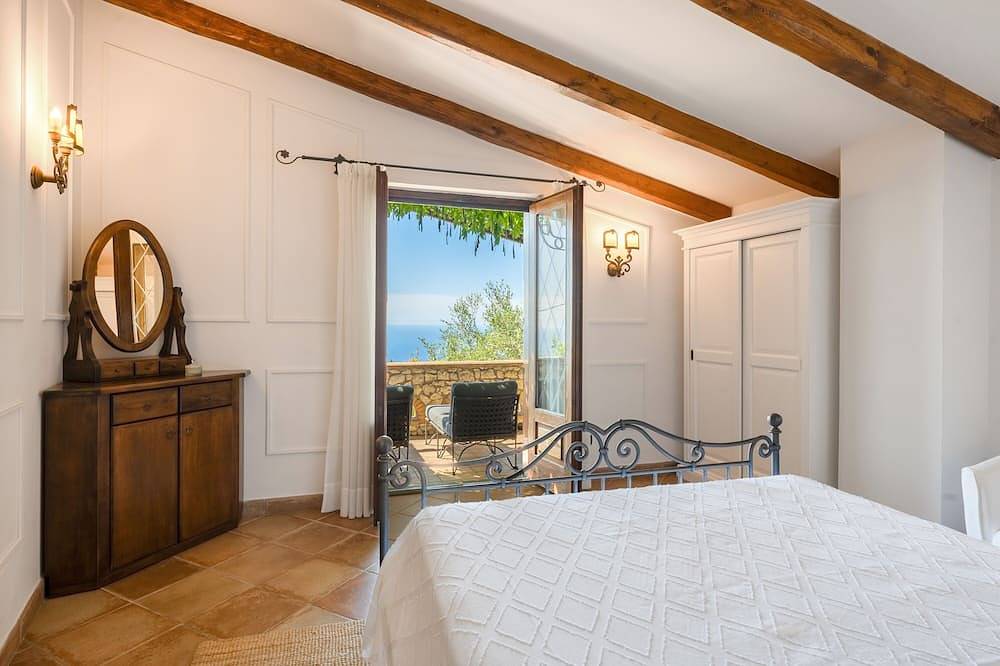 Rustikales Einfamilienhaus mit Meerblick in Torca, Neapel Provinz