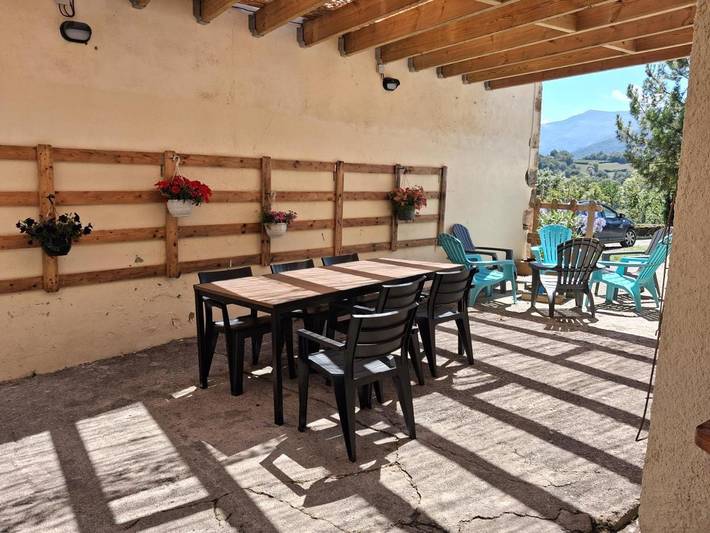 Location de vacances pour 6 personnes, avec Jacuzzi ainsi que Terrasse et Jardin à Lys (homonymie)