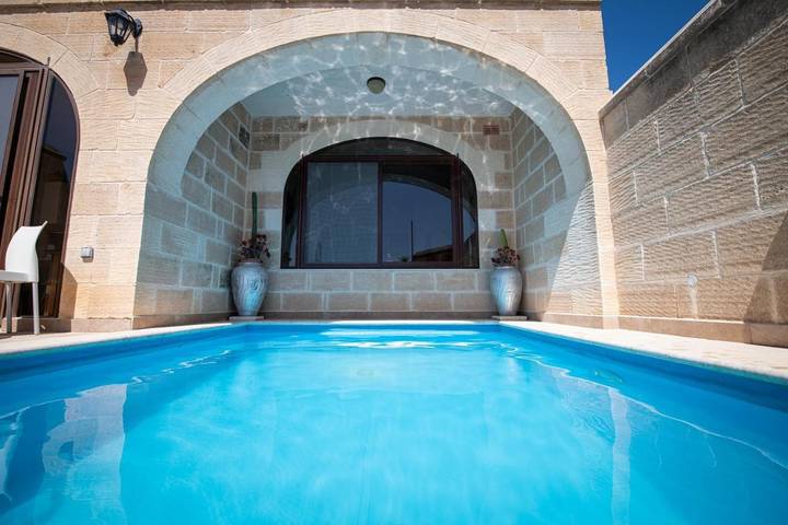 Chambre d’hôte pour 2 personnes, avec vue ainsi que piscine et balcon dans Xaghra - 3