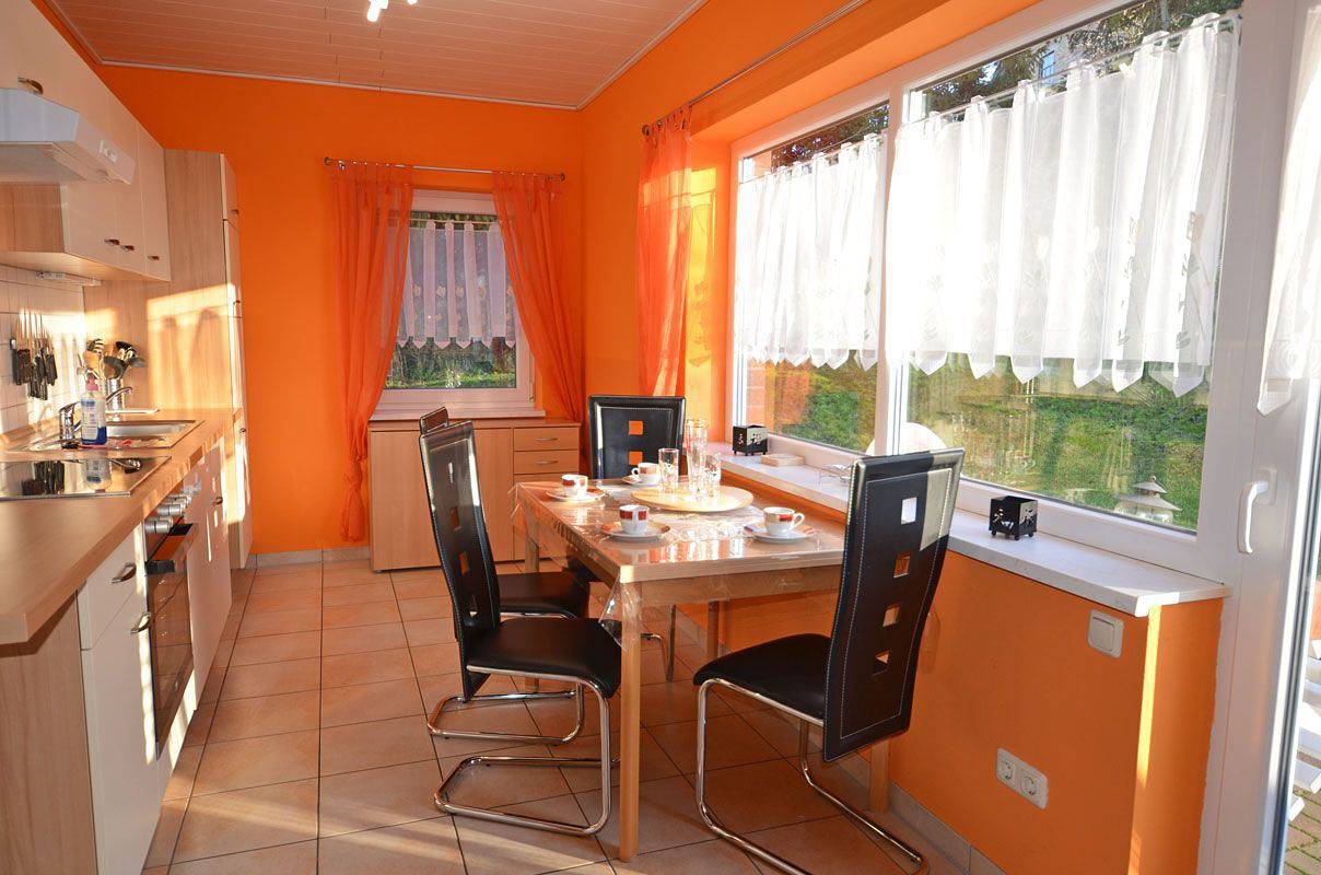 Apartamento entero, Nur 700m zum Ostseesandstrand, Wlan u Geschirrspüler, Terrasse mit Gartenmöbeln in Ostseebad Glowe, Glowe