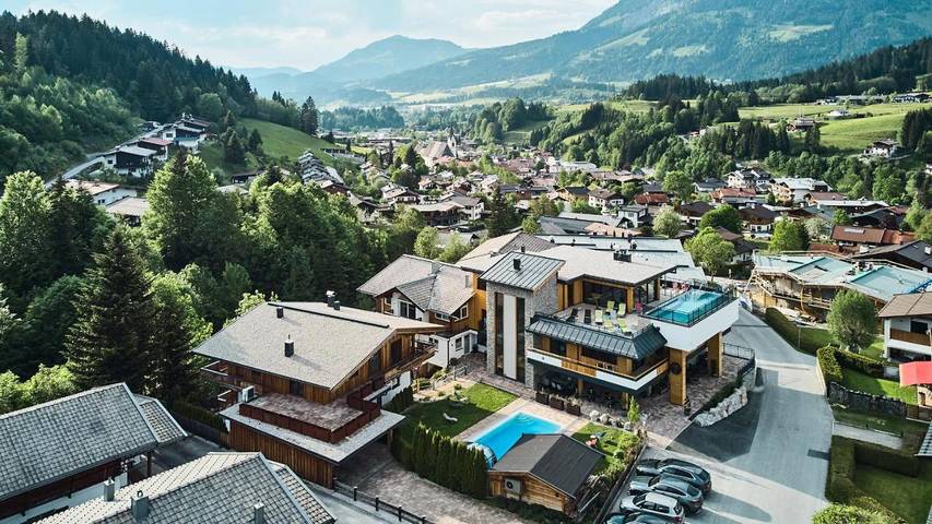 Hôtel pour 2 personnes, avec Balcon et Terrasse ainsi que Jardin et Piscine à Fieberbrunn