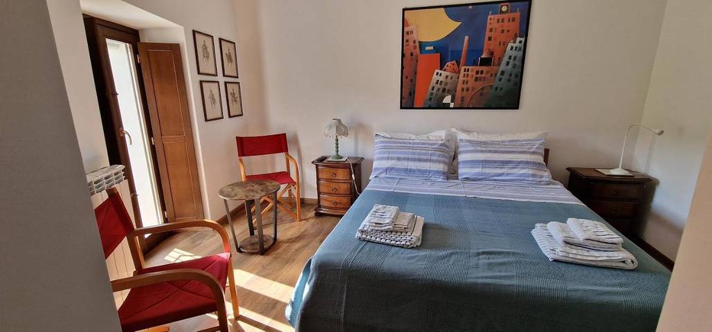 Location de vacances pour 2 personnes, avec terrasse et vue, animaux acceptés à Fontechiari - 2