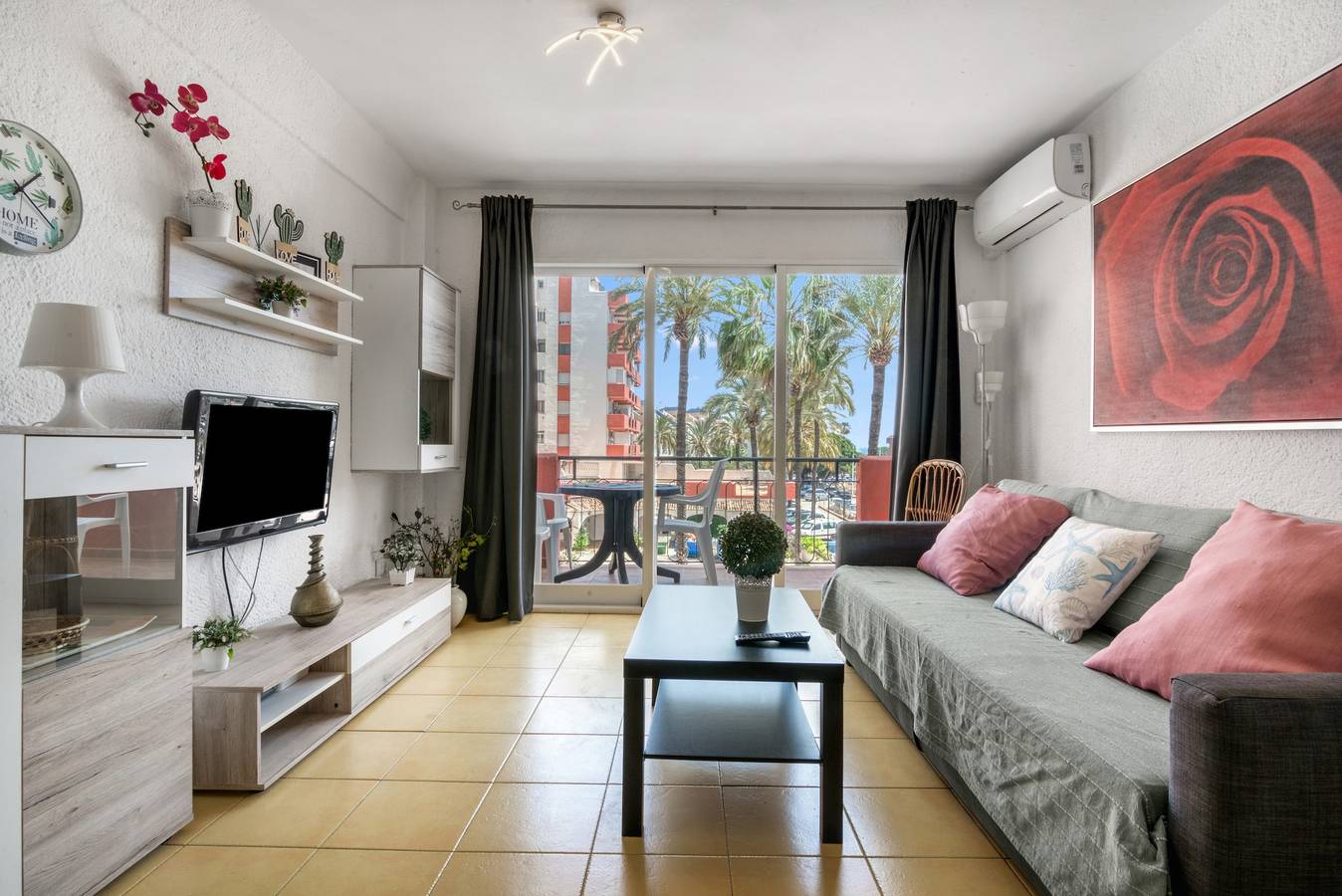 Appartement entier, Appartement 'Rincon Del Arenal' avec vue sur mer, Wi-Fi et climatisation in Playa del Arenal, Jávea