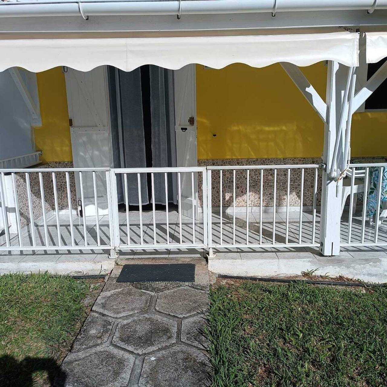 Apartamento vacacional entero, Encantadora casa en Le Gosier con chimenea in Guadalupe