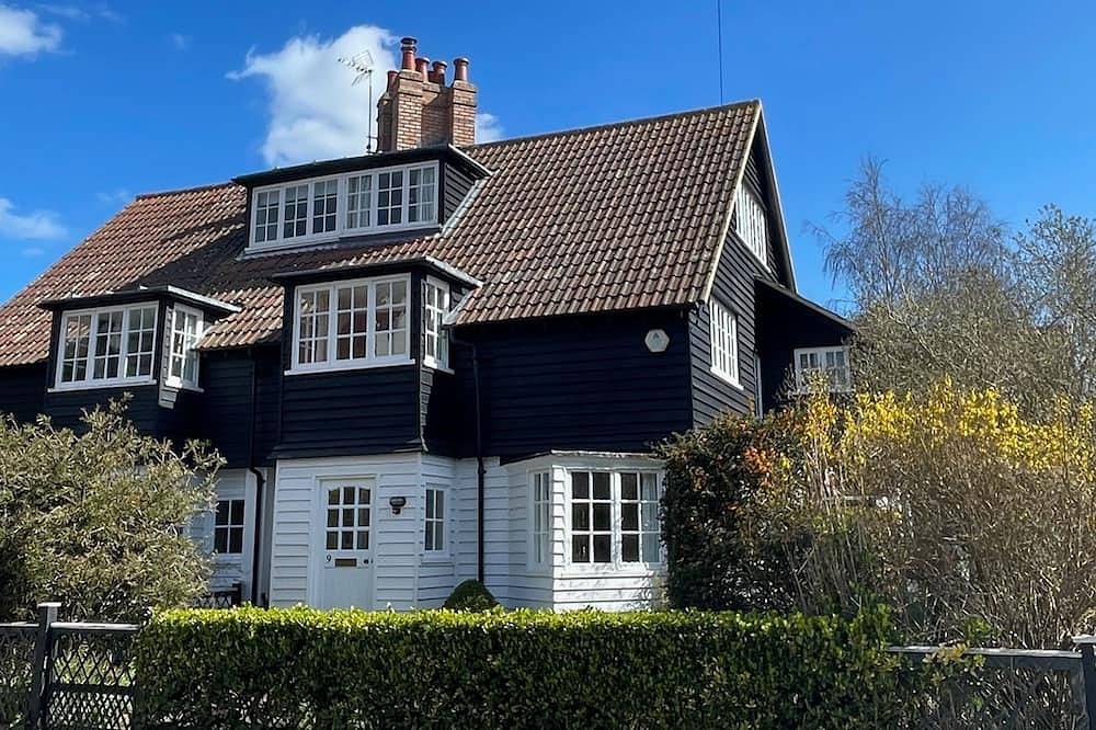 Cottage for 10 People in Thorpeness, Suffolk