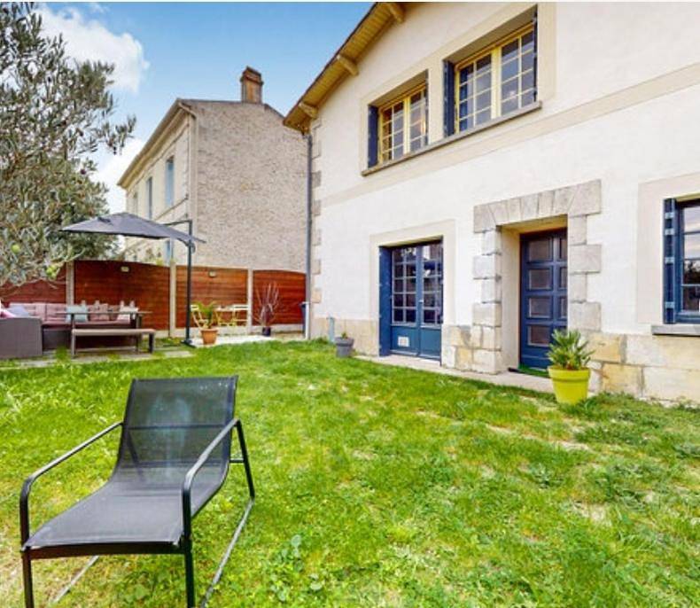 Maison typique royannaise dans un quartier calme in Royan, Côte de Beauté