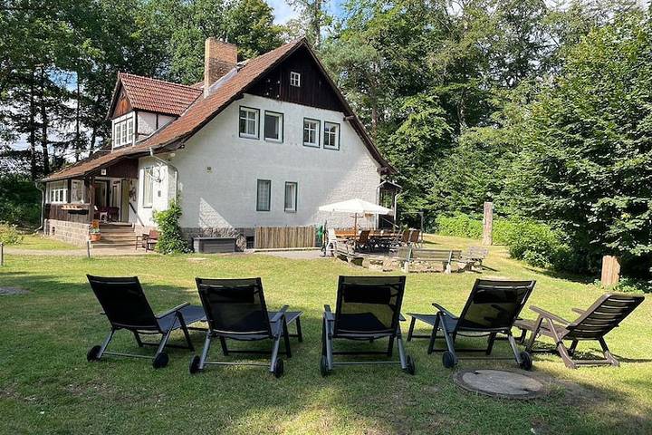 Ferienhaus für 12 Personen, mit Balkon und Terrasse sowie Garten am Werbellinsee