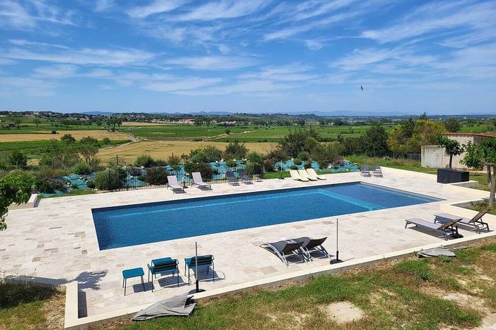 Location de vacances pour 6 personnes, avec jardin et terrasse à Tourbes