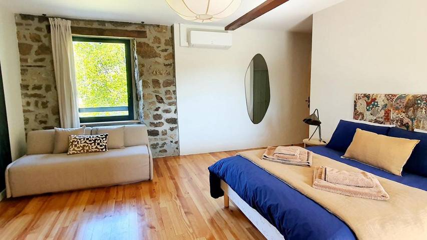 Gîte pour 2 personnes, avec terrasse et jardin ainsi que sauna et piscine à Saint-Félicien - 3