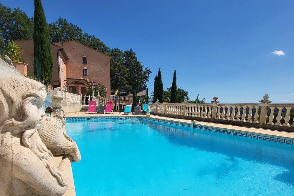 At the foot of the Gorges du Verdon air-conditioned villa with waterfall pool in Draguignan, Draguignan Region