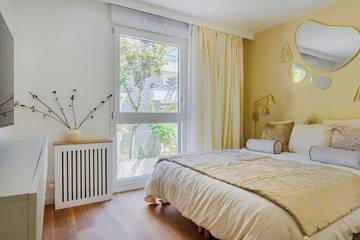 Appartement De Vacances pour 4 Personnes dans Suresnes, Hauts-de-Seine, Photo 1