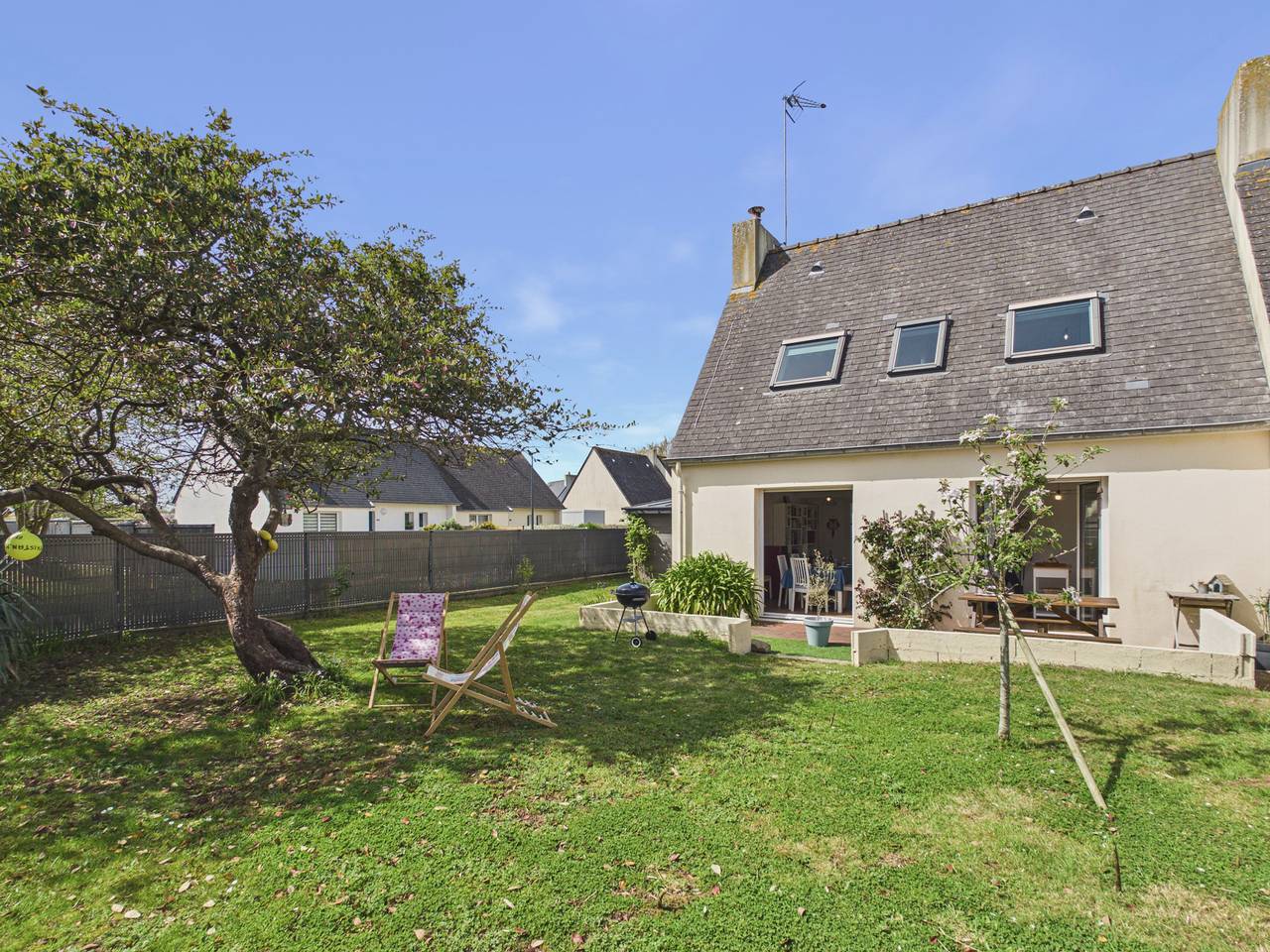 Jolie maison pour 5 avec jardin et terrasse in Treffiagat, Région de Quimper