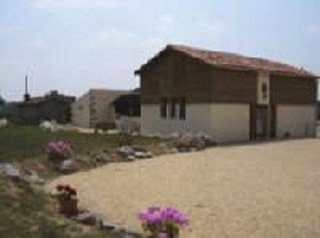 Gîte pour 10 personnes, avec terrasse ainsi que jardin et piscine
