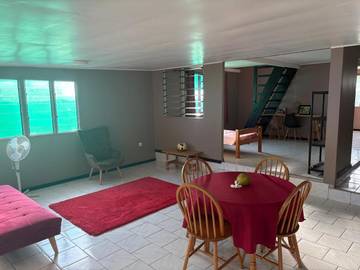 Gîte pour 6 personnes, avec jardin et terrasse dans Fare