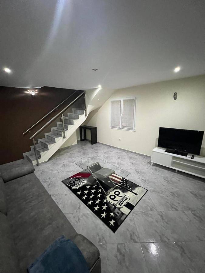 Four-Bedroom House in Esmoriz, Distrito de Aveiro