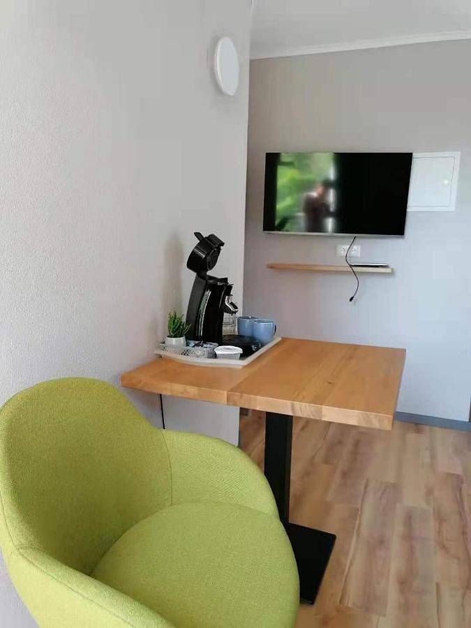 Single Room with Bathroom in Dingolfing, Bavière Orientale