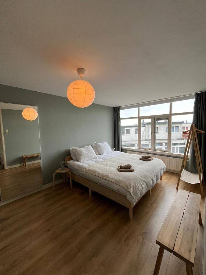 Entire apartment, Haarlem jaren' 30 huis Stad & Strand in Haarlem, North Sea Netherlands