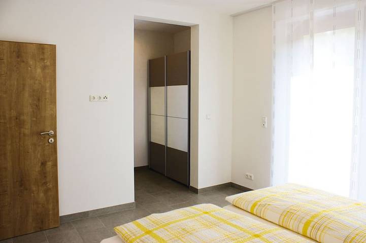 Ferienhaus für 4 Personen, mit Terrasse und Garten in Senheim - 4