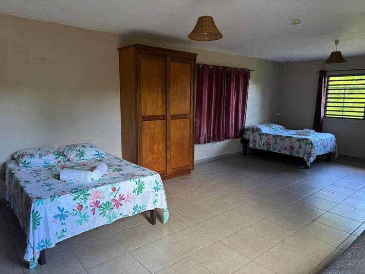 Gîte pour 4 personnes, avec jardin ainsi que piscine et vue dans Mataiea