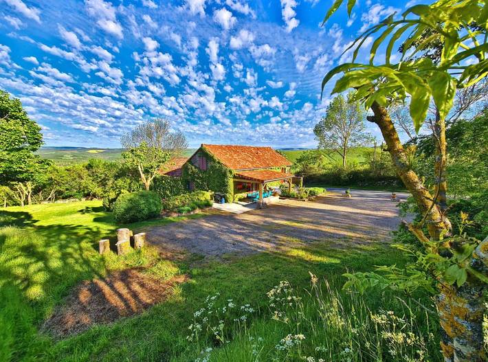 Gîte pour 10 personnes, avec jardin et balcon à Compeyre - 4