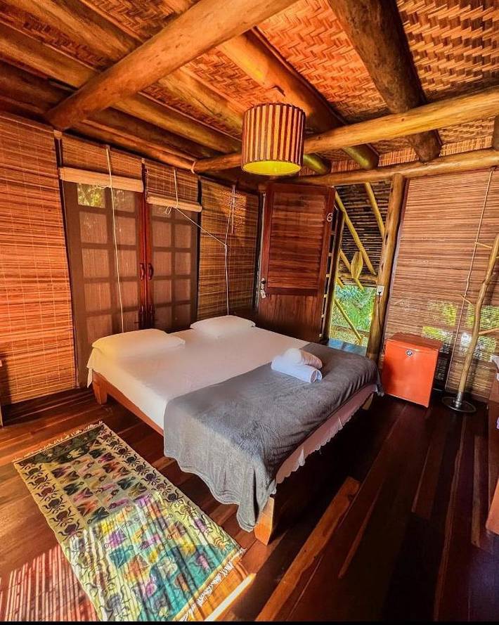 Hôtel pour 2 personnes, avec balcon et jacuzzi ainsi que jardin et piscine