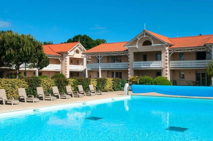 Apartamento entero, 3 estancias 6 personas al lado de la carretera in Soulac-sur-Mer, Parque natural regional del Médoc