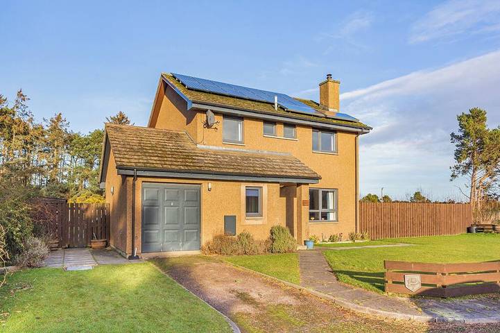 Cottage for 8 people, with garden, with pets in Moray Firth