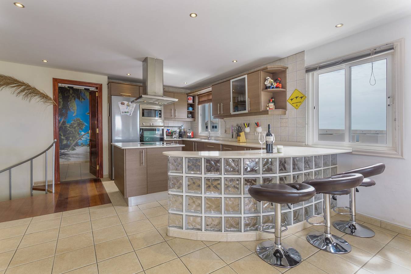 Ganze Wohnung, Penthouse mit jacuzzi,   meer- & vulkanblick in Playa Bastián, Teguise