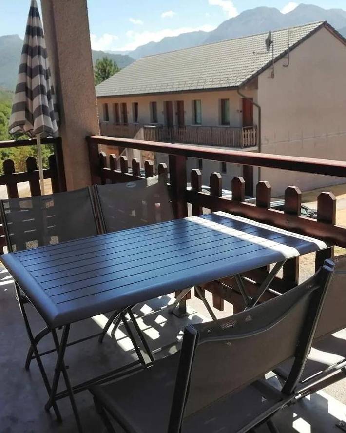 Gîte pour 4 personnes, avec piscine et bassin pour enfant ainsi que balcon et vue à Ignaux - 2