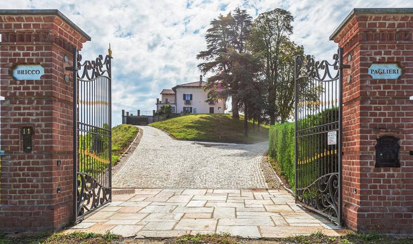 Villa per 10 persone, con Balcone e Idromassaggio nonché Terrazza e Giardino a La Morra