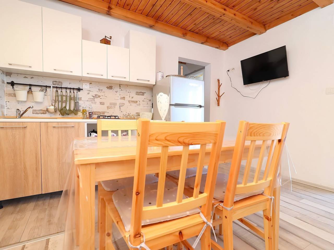 Greenside Cottage Lumi-Two Bedroom Holiday Home with Terrace and Sea view in Vela Luka, Korcula