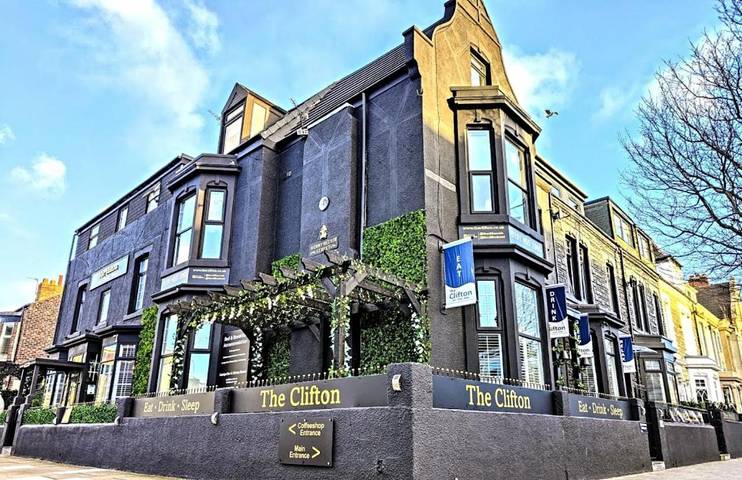 B&b for 2 people, with Terrace in South Shields