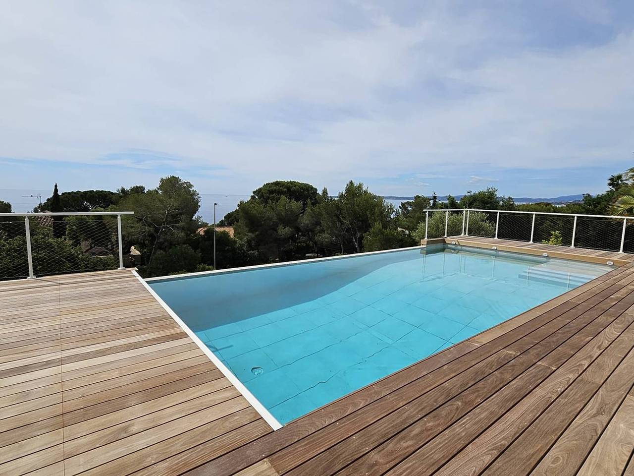 Villa Californienne avec Piscine Privée et Climatisation in Les Issambres, Roquebrune-sur-Argens