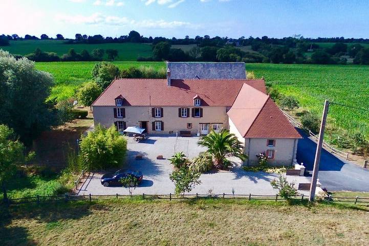 Gîte pour 2 personnes, avec jardin et terrasse à Saint-Georges-de-Bohon