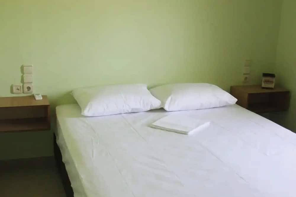 House with garden On beach in Koutsounari, Kreta Süden