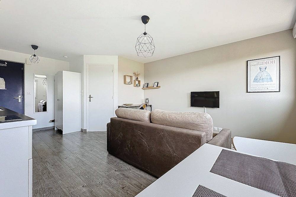 Appartement entier, Beau studio proche de la mer ( le ponton ) in Donville-les-Bains, Côte de la Déroute