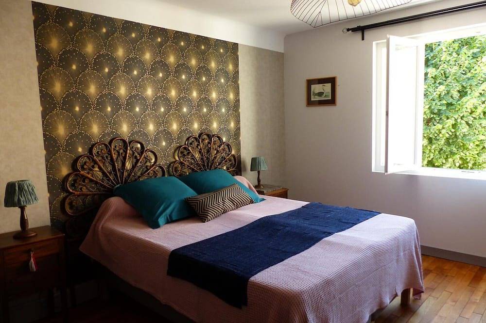 Gîte de Charme en Ferme du Xviie siècle avec Internet in Vicq, Région de Montluçon