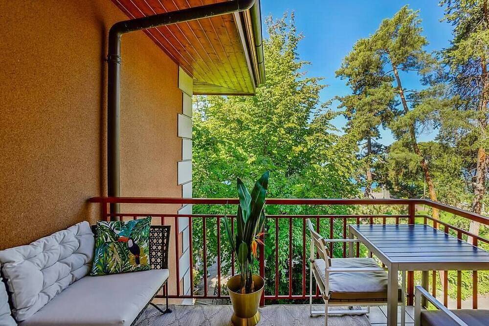 Ganze Wohnung, L'Eden studio with a balcony - Lake View in Vuarennes, Montreux