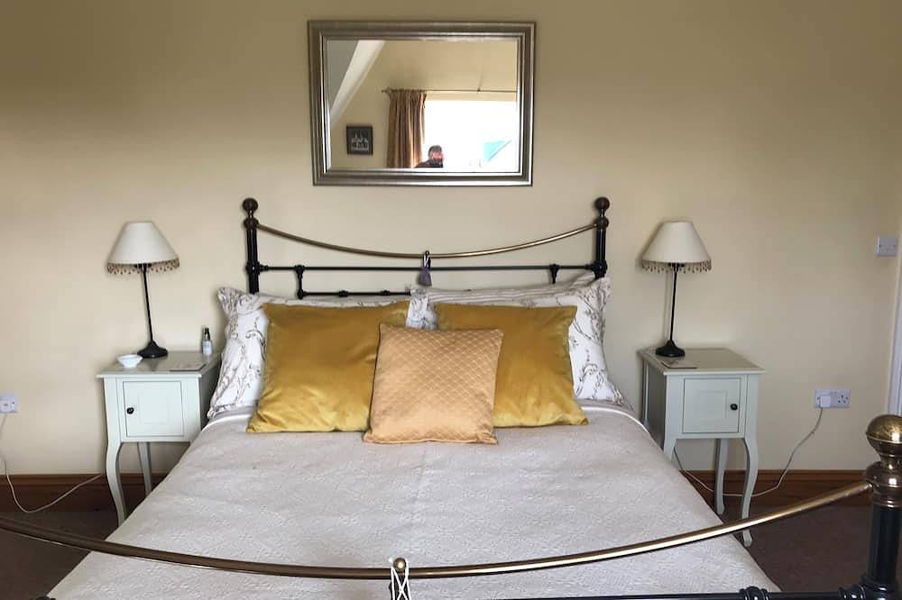 Entire apartment, Characterful Apartment With Stunning Countryside Views in Hay-on-Wye, Brecon Beacons