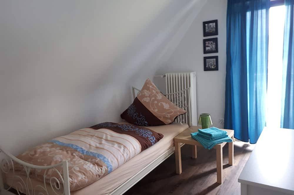 Central accommodation with private parking directly at the house in Neuss, Düsseldorf region