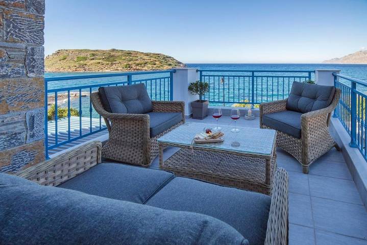 Location de vacances pour 5 personnes, avec piscine ainsi que balcon et jacuzzi dans Mokhlos