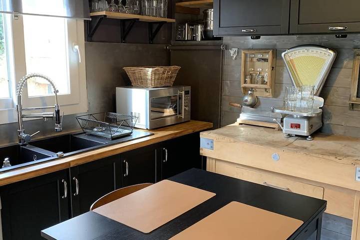 Location de vacances pour 6 personnes, avec Terrasse à Belgentier