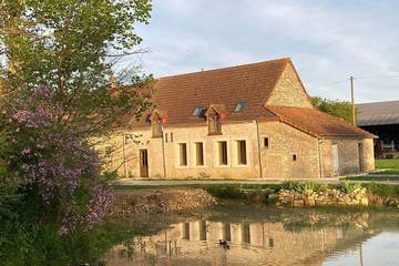 Gîte pour 8 personnes, avec terrasse à Étrechet