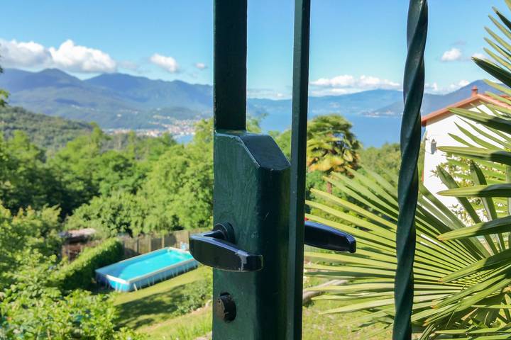 Ferienhaus für 5 Personen, mit Ausblick und Balkon sowie Garten, kinderfreundlich in Comune di Luino - 4