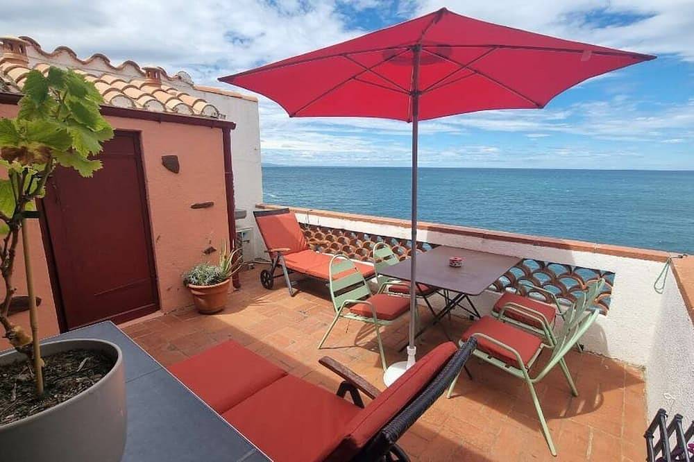 5* house, superb sea view, air conditioning, wifi, parking in La Côte Vermeille, Collioure