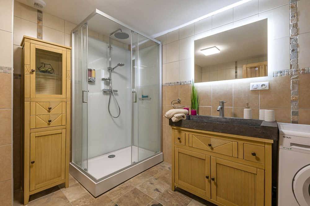 Entire apartment, ★ Quiet ★ City centre ★ Easy Parking ★ Wifi ★ in Le Puy-en-Velay, Haute-Loire