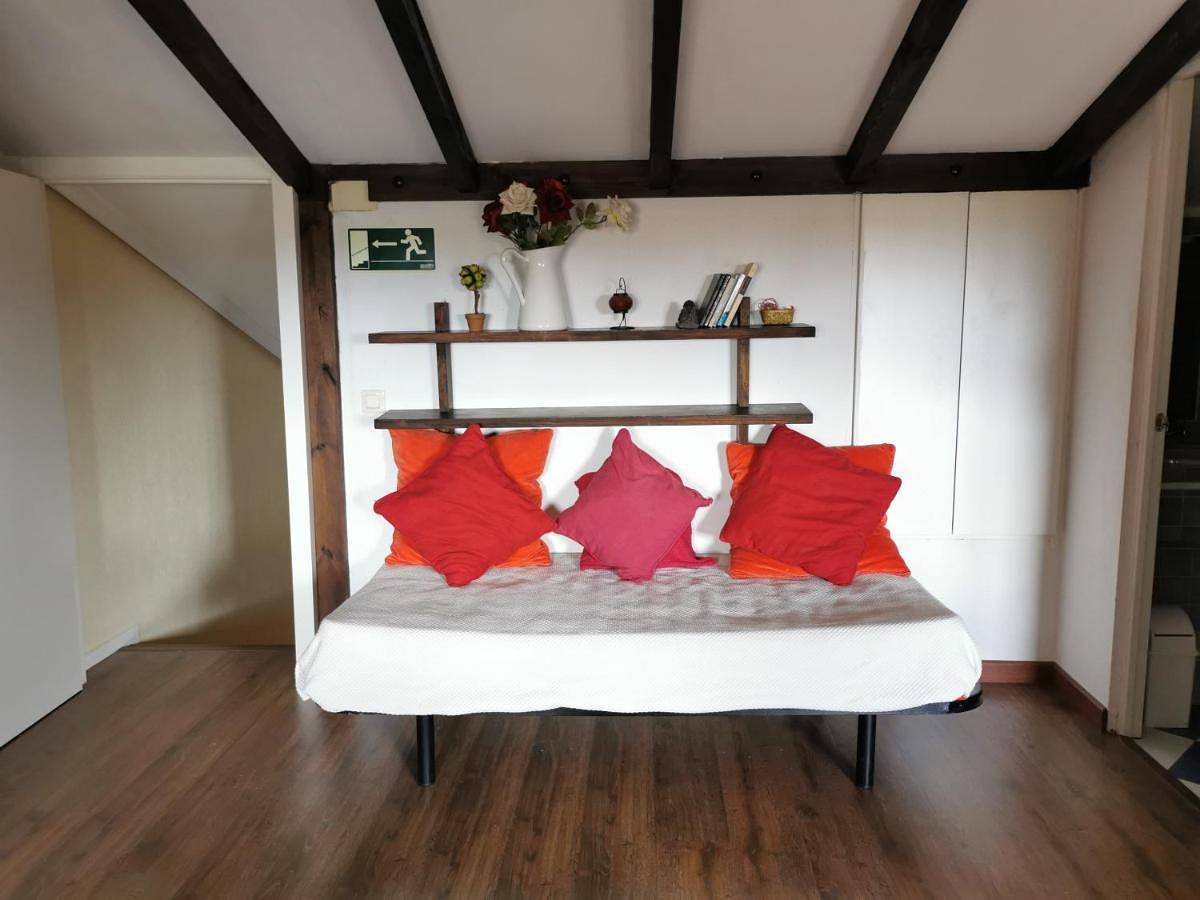 Three-Bedroom House in Torrecaballeros, Provincia de Segovia