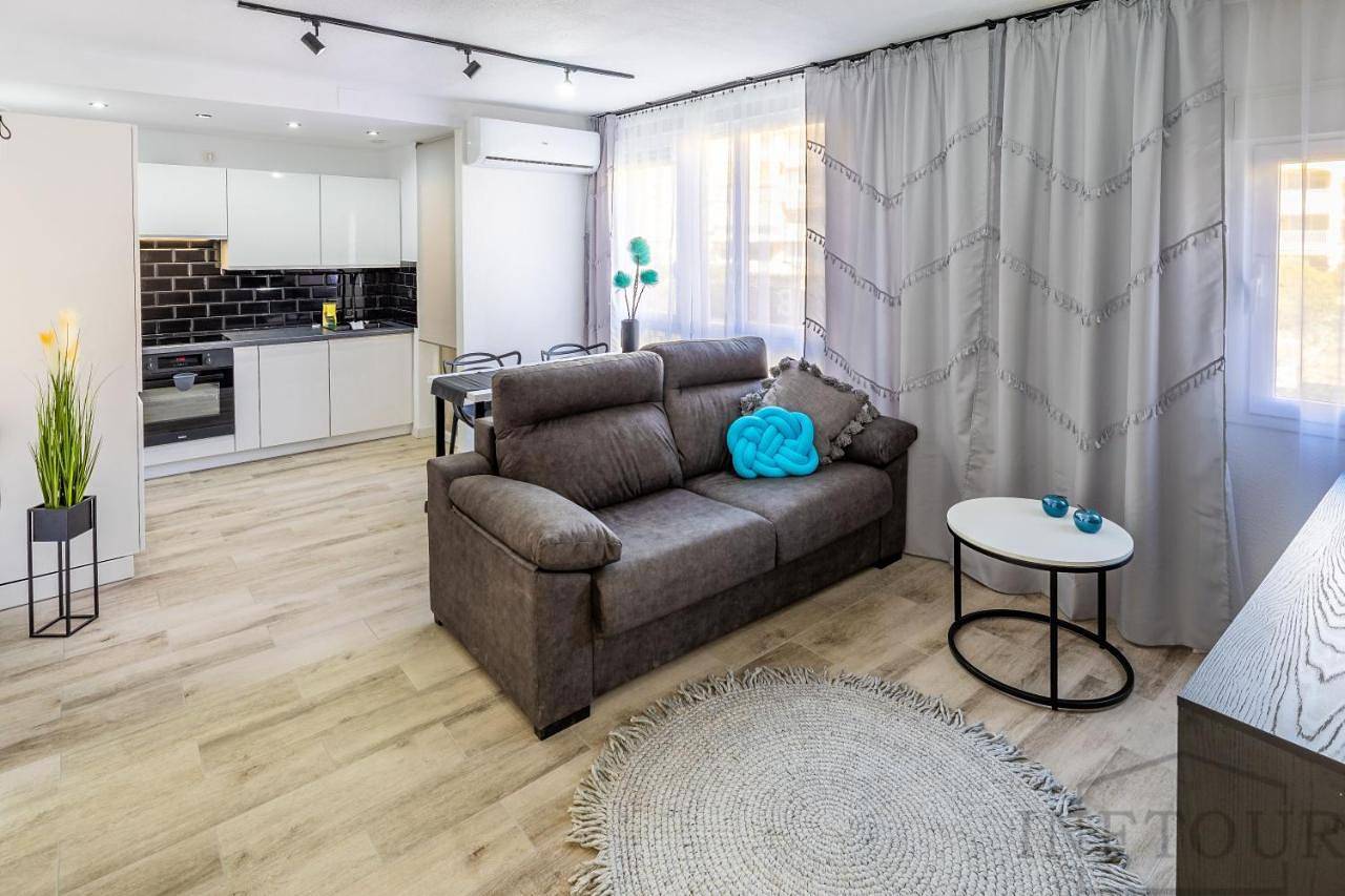 Entire apartment, Inftour Apolo Iv Apartamento in Calpe Old Town, Calpe
