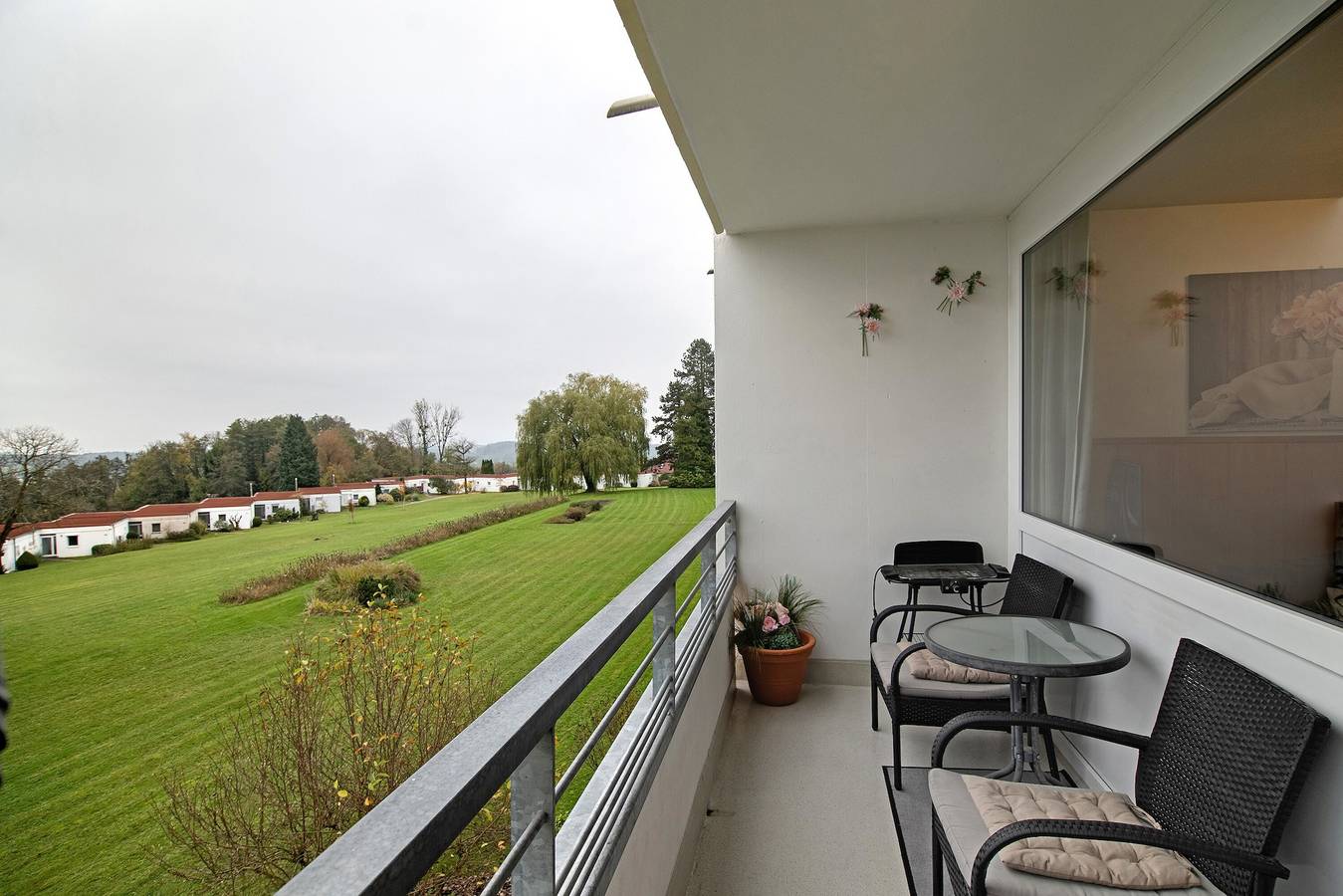 Entire apartment, Apartment 'Ferienwohnung Alpensicht' with Lake View, Shared Garden and Wi-Fi in Oberteuringen, Region Bodensee-Oberschwaben