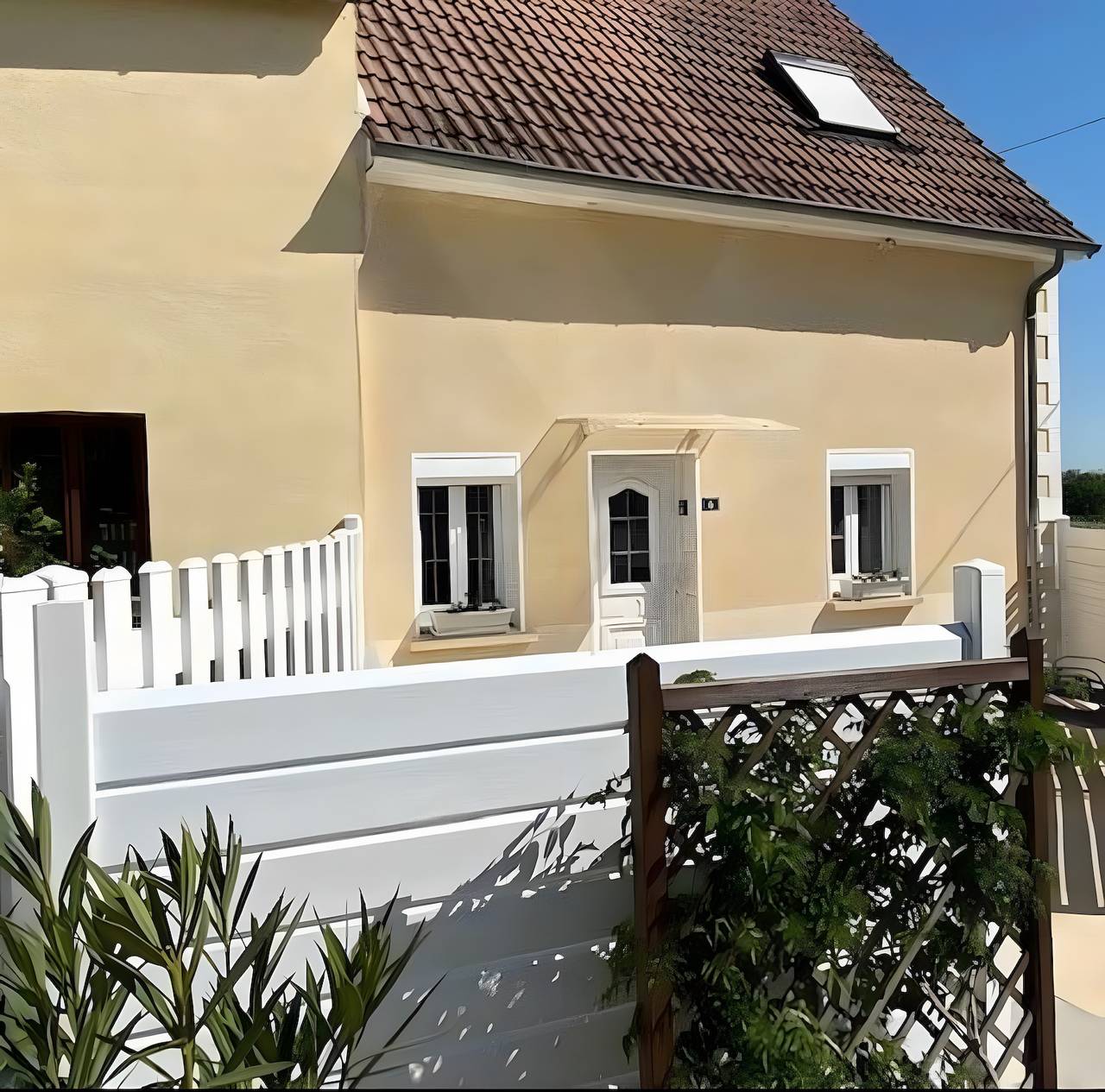 Casa de Vacaciones 'Les Sassiers' con Vista al Lago, Terraza Común y Wi-Fi in Saint-Firmin-sur-Loire, Región de Montargis